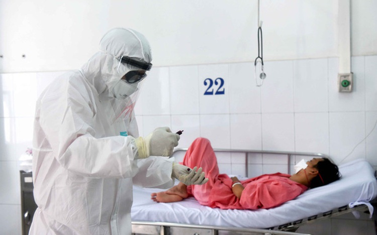 British pilot tests positive for coronavirus again, health condition still critical