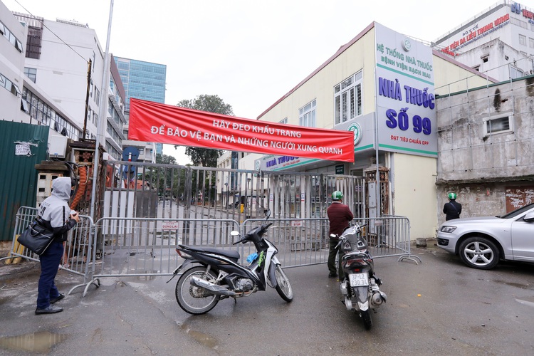 British pilot in Saigon exhibits positive signs after critical COVID-19 condition