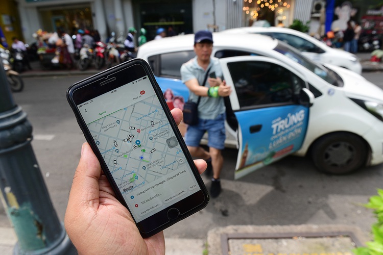 Ride-hail drivers burned by bank loans amid COVID-19 in Vietnam