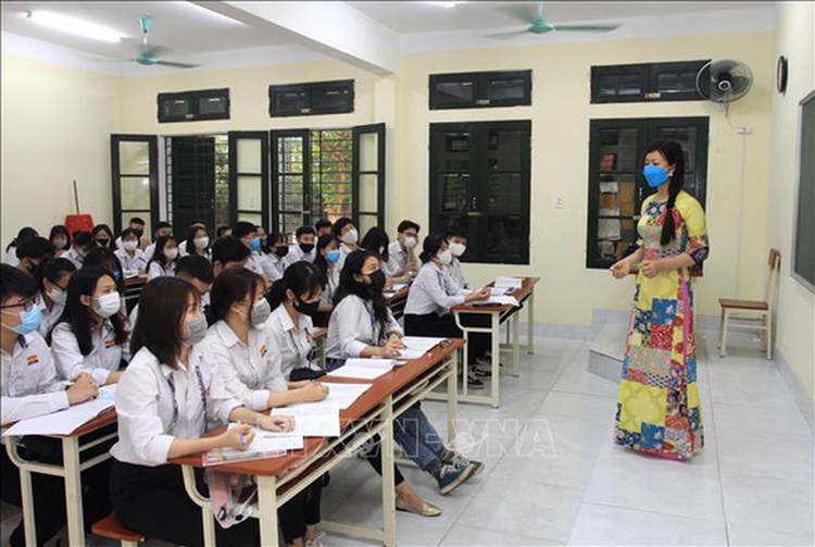 Long time no see: First Vietnamese provinces reopen schools after 3-month COVID-19 break