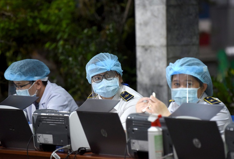 COVID-19 social distancing: Saigon seeks demotion from ‘high-risk’ to ‘at-risk’ city