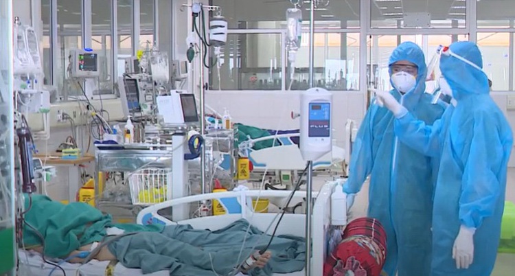 Critical COVID-19 patients show slight improvement in Vietnam