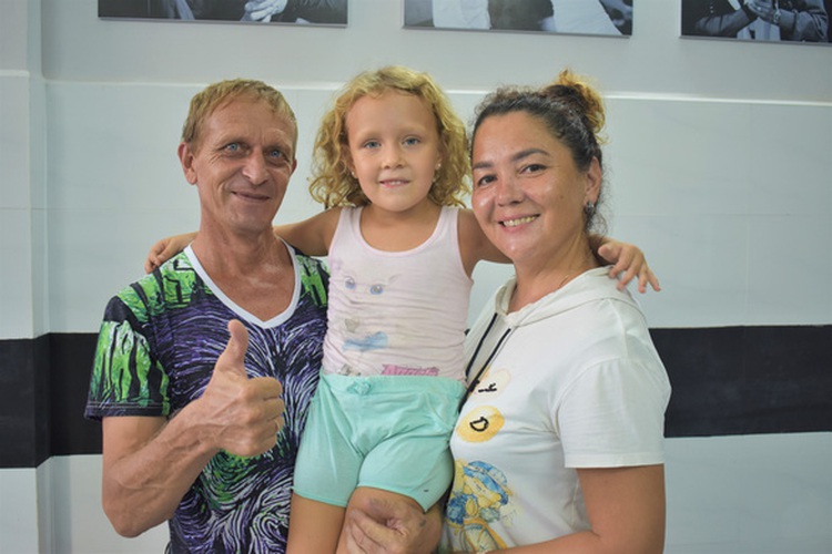 Russian couple hosts compatriots stranded in Vietnam due to COVID-19
