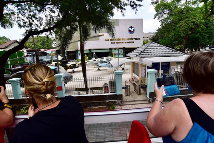 Vietnam’s tourism admin reverses ban on tourists sharing COVID-19 updates, blames 'slip'