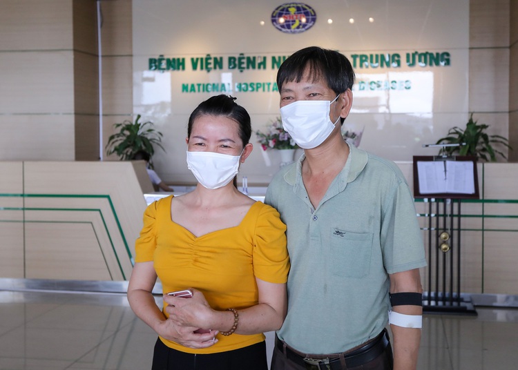 Brazilian citizens who retested positive for COVID-19 recover in Vietnam