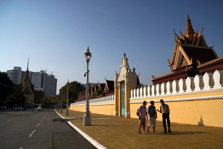Cambodia lifts entry ban from six countries as coronavirus eases