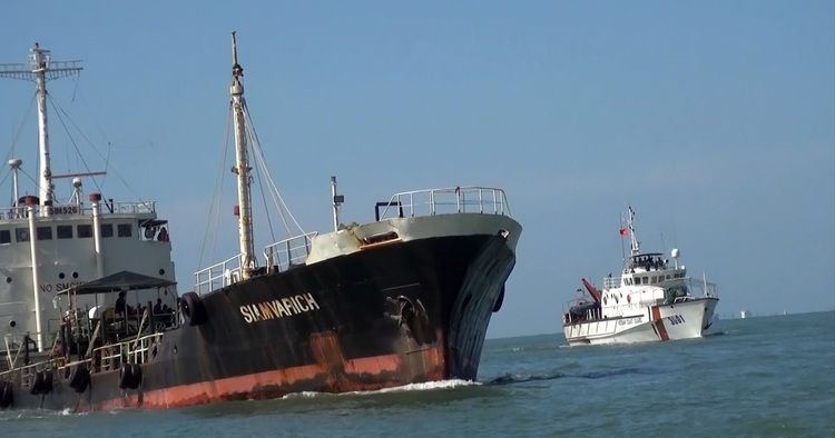 Vietnam Coast Guard seizes ship with 1.7 million liters of smuggled oil