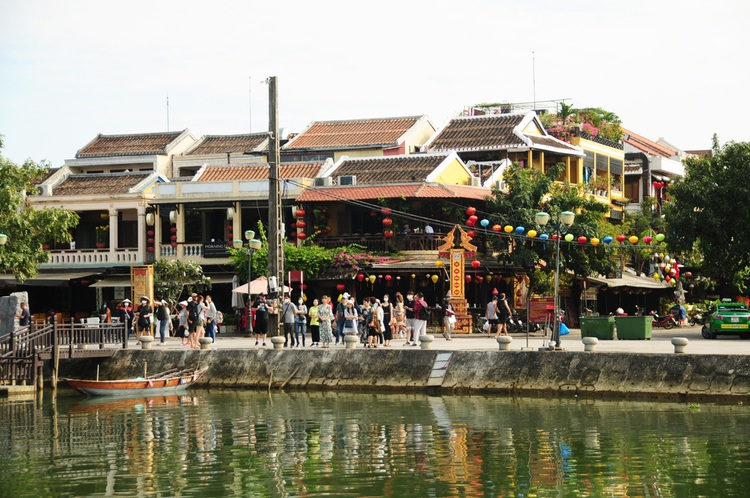 How should Vietnam prepare for post-pandemic tourism recovery?