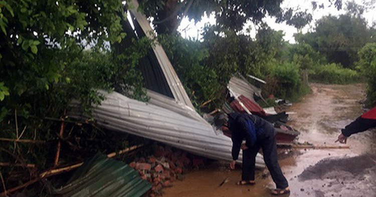 Flying metal sheet kills woman in northern Vietnam