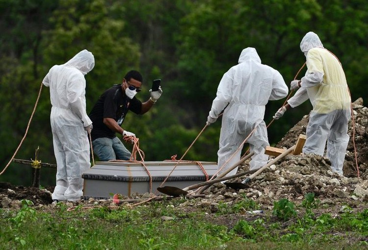 Surge in Latin America as global coronavirus toll pass 400,000