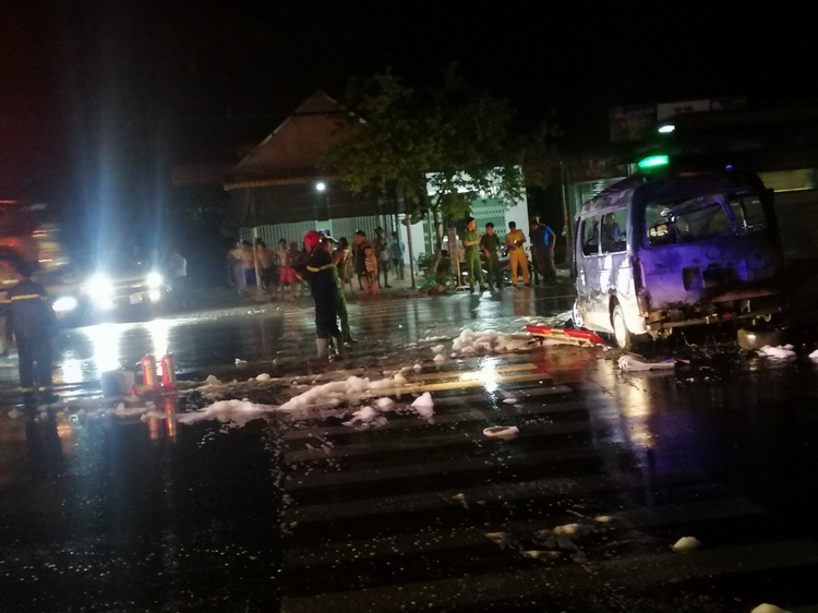 Seven people, including baby, seriously injured in southern Vietnam ambulance crash