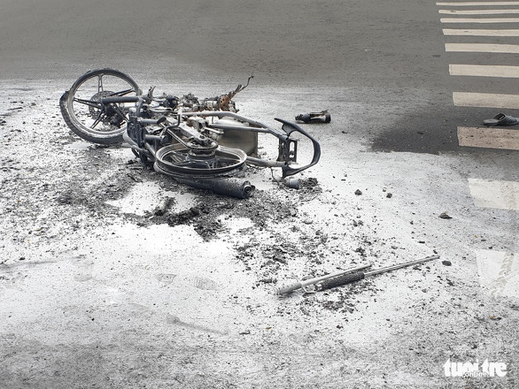 High-speed police bike chase captured on tape in Ho Chi Minh City