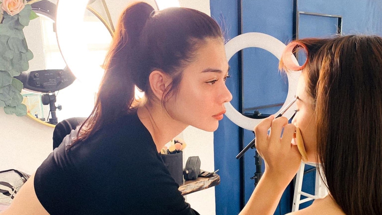 Proud transgender Vietnamese model recounts journey to project inner image