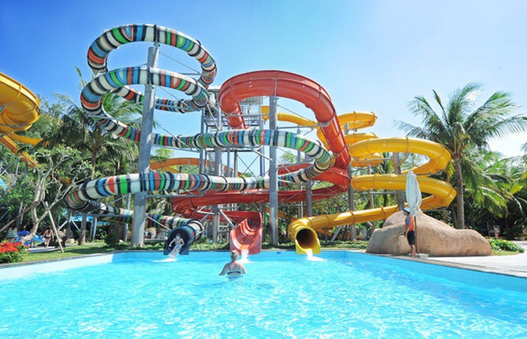 PM, officials attend ceremony to commence construction of Vietnam’s largest theme park