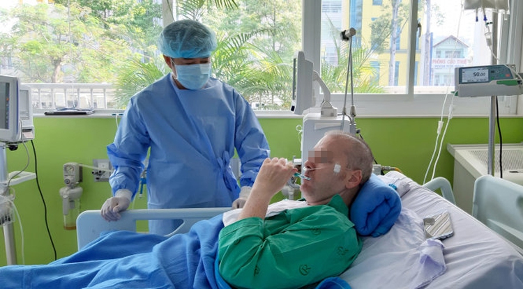 Ho Chi Minh City tourist firm wants to help with repatriation of British COVID-19 patient