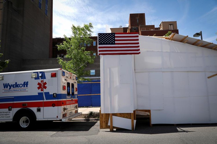 U.S. Northeast governors order quarantine of visitors from coronavirus hot spot states