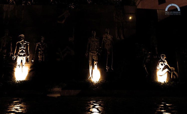Hanoi offers night tour at historical Hoa Lo Prison