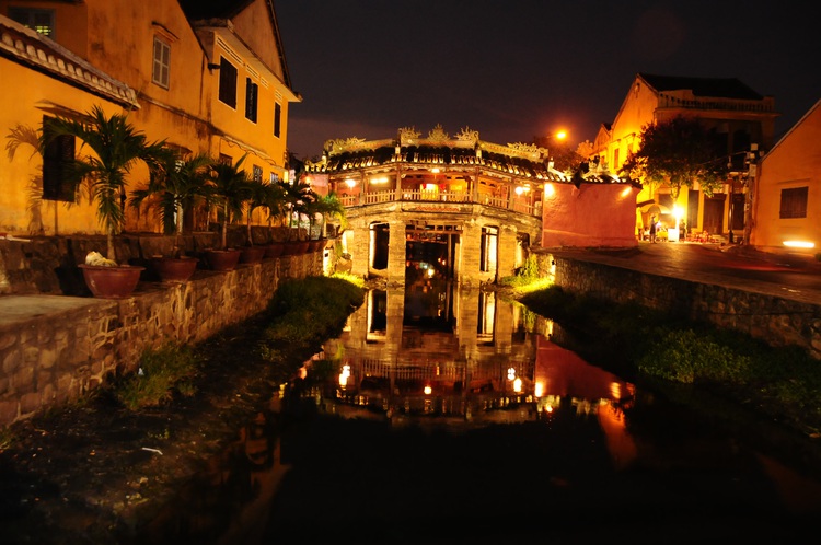 Authority wants scene mislabeling Vietnam's Hoi An as Chinese district removed from American series