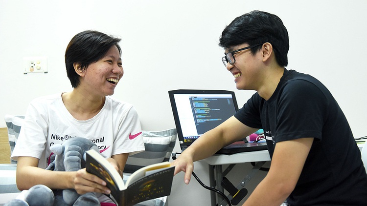 Vietnamese mother donates healthier kidney to daughter against doctors’ advice