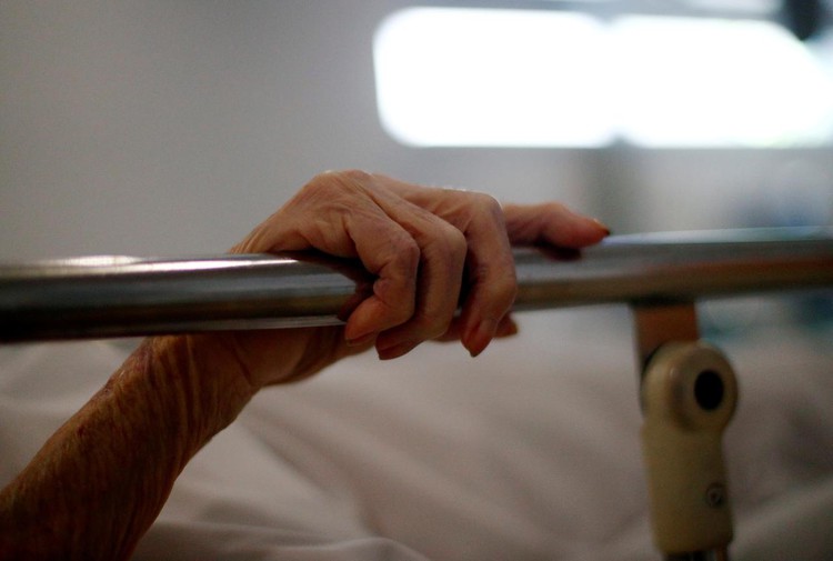 'Worst-case' UK winter could see 120,000 COVID deaths in second wave