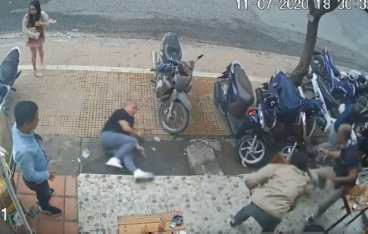Vietnamese man assaulted after bashing new attraction in Da Lat