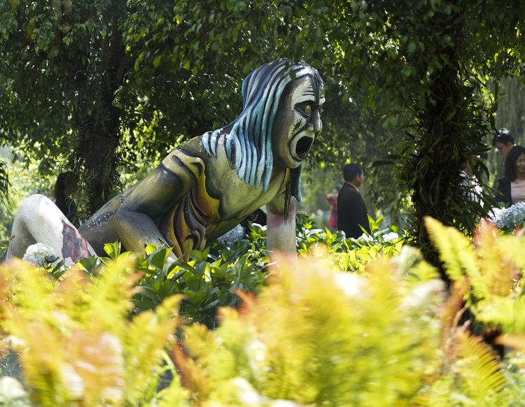 Bashed attraction in Vietnam’s Da Lat closed to remove horrific statues