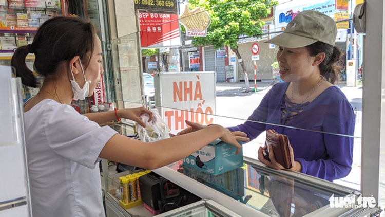 Face masks in short supply in Da Nang after report of suspected COVID-19 case