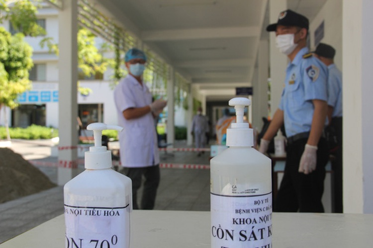 Da Nang bans crowded events, shutters non-essential services after detection of locally-transmitted COVID-19 cases
