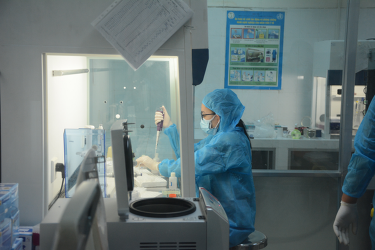 Ho Chi Minh City decides to test all arrivals from Da Nang to stem coronavirus