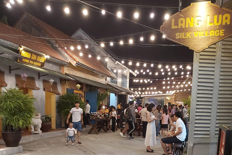 Vietnam allows overnight services in new nighttime economy plan
