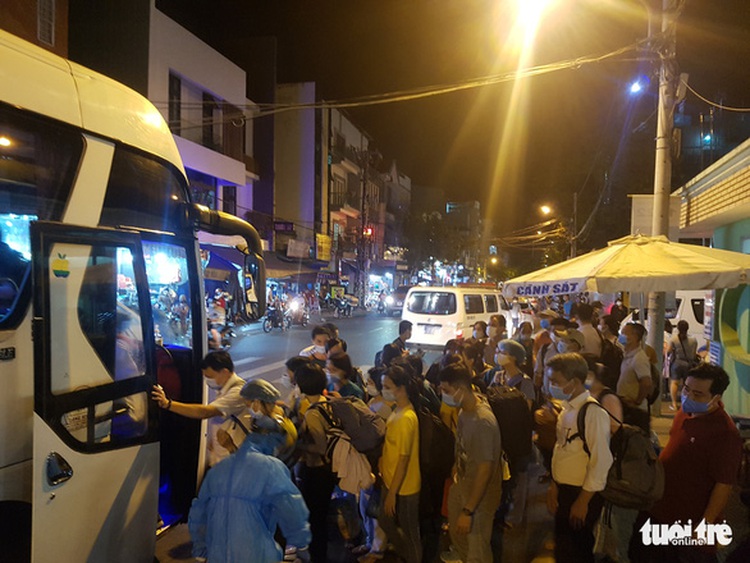 Da Nang, Vietnam's outbreak epicenter, orders mass COVID-19 testing