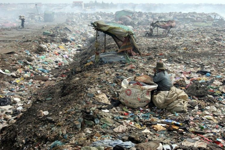 A third of world’s children poisoned by lead: new analysis