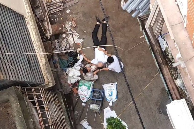 Hanoi man suffers memory loss after hit by falling wheelbarrow