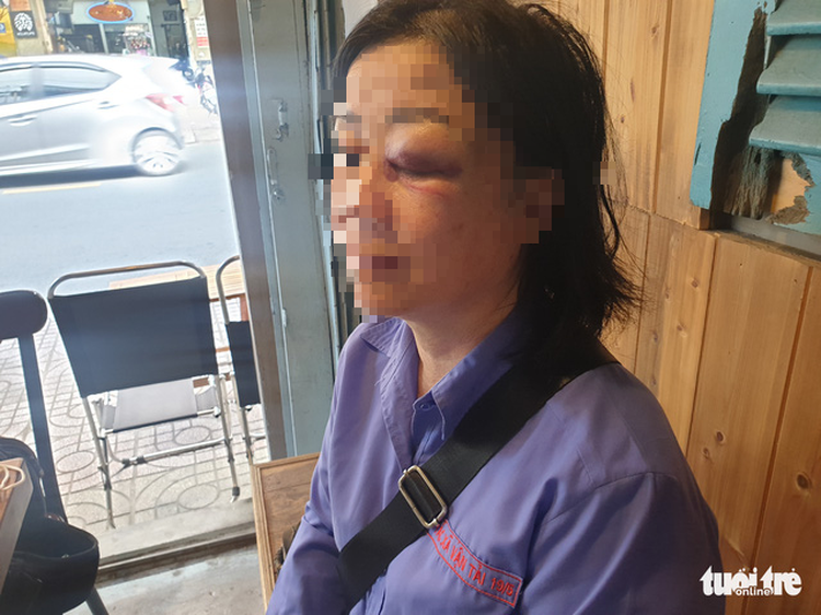 Saigon bus attendant attacked for asking passenger to turn music down