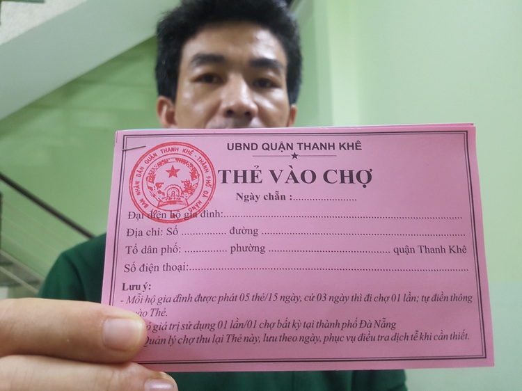 Da Nang restricts market visits with ‘access tickets’
