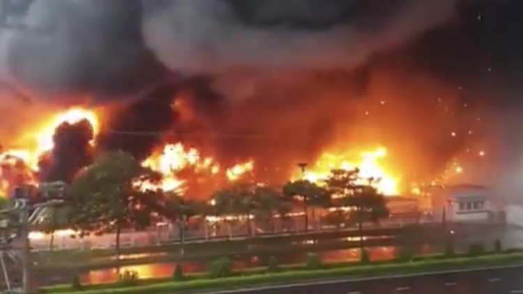 Conflagration destroys paint manufacturing workshop in northern Vietnam