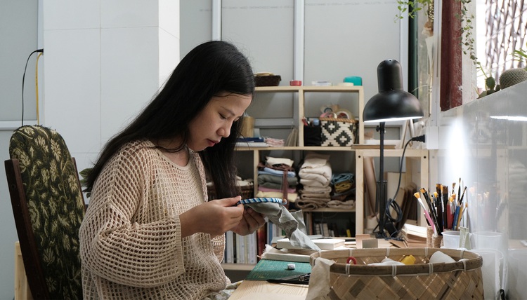 Vietnamese woman launches leaf-based startup