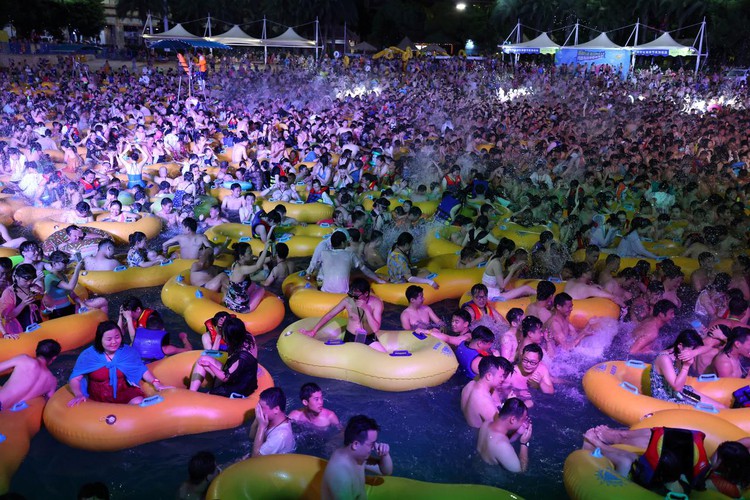 China state papers back Wuhan park after viral pool party