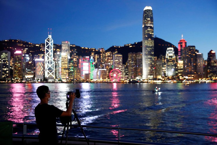 Hong Kong researchers report first documented coronavirus re-infection