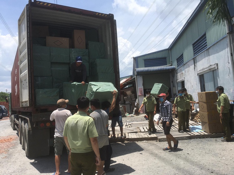 Warehouse storing goods allegedly trafficked from China busted in Saigon