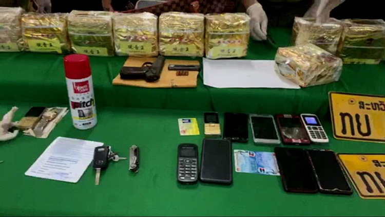 Vietnam arrests 8 Laotians for smuggling 10kg of crystal meth across border