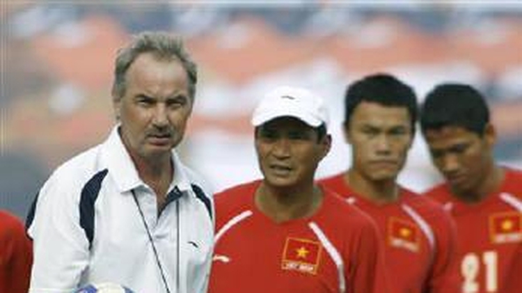 Alfred Riedl, former Vietnam football head coach, dies at 70