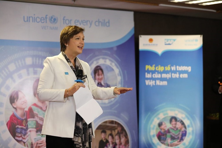 Vietnam confronted by digital gap: UNICEF talk