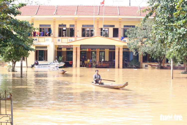 US provides immediate humanitarian aid to support flood response in central Vietnam