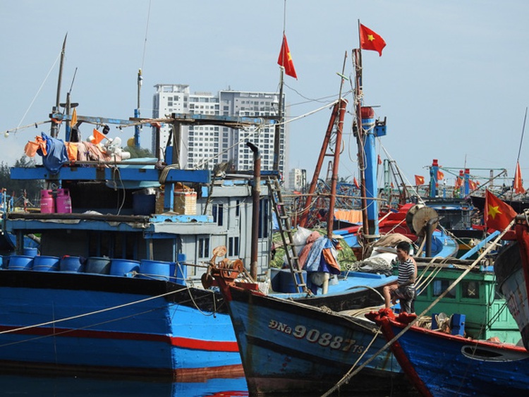 Central Vietnamese localities ban people from going outside as this year’s strongest storm nears