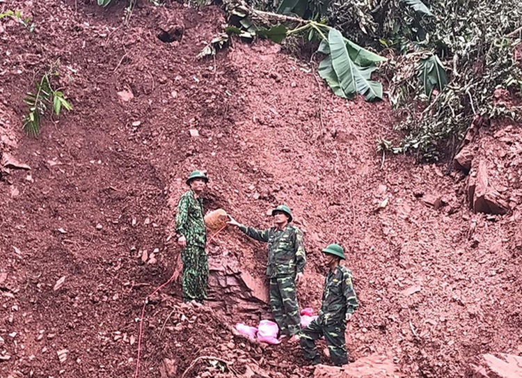 Two wartime explosives uncovered during repair of Vietnam’s national highway
