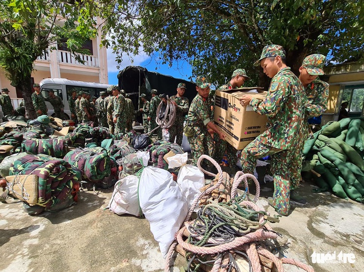 Landslides kill 8, bury 45 in central Vietnam