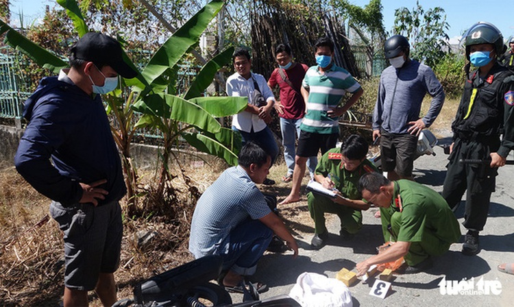 Vietnam police investigate suspected gold smuggling from Cambodia