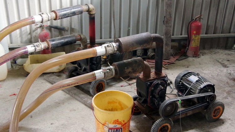 Vietnam breaks up ring that illegally mixed gasoline for sale