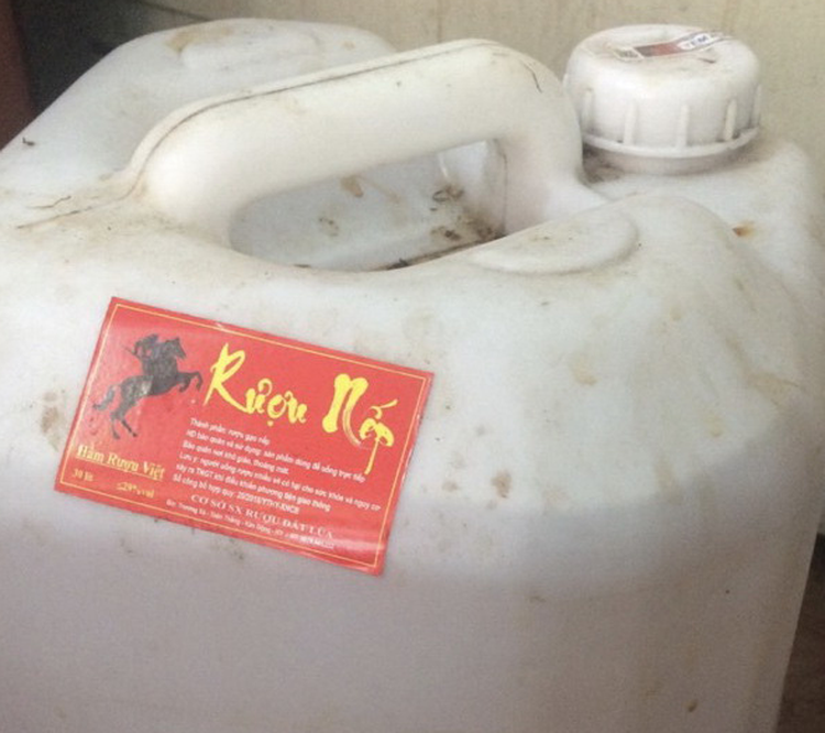 One dead, six hospitalized due to methanol poisoning in northern Vietnam